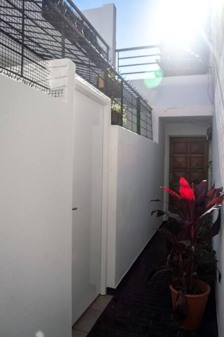 Hermoso Y Comodo Alojamiento Con Patio En Nunez Buenos Aires Exterior photo